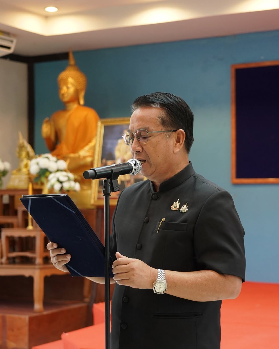 เทศบาลตำบลนาจารย์ ประกาศเจตนารมณ์ "ท้องถิ่นโปร่งใส ไร้ยาเสพติด" ประจำปี 2569   ในวันที่ 21 กรกฎาคม 2569 ณ อาคารประชุม 1 เทศบาลตำบลนาจารย์ เทศบาลตำบลนาจารย์ นำโดย นายสมนึก คำรัศมี นายกเทศมนตรีตำบลนาจารย์ พร้อมด้วยคณะผู้บริหาร สมาชิกสภาเทศบาล ปลัดเทศบาล  รองปลัดเทศบาล พนักงานเทศบาล พนักงานจ้าง และบุคลากรของเทศบาลตำบลนาจารย์ กำนัน ผู้ใหญ่บ้าน ร่วมประกาศเจตนารมณ์เข้าร่วมโครงการ "ท้องถิ่นโปร่งใส ไร้ยาเสพติด" ประจำปี 2569 เพื่อแสดงถึงความมุ่งมั่นในการปฏิบัติหน้าที่ด้วยความซื่อสัตย์สุจริต โปร่งใส ตรวจสอบได้ ยึดหลักธรรมาภิบาล ต่อต้านการทุจริตคอร์รัปชันทุกรูปแบบ และร่วมกันป้องกัน เฝ้าระวัง รวมทั้งแก้ไขปัญหายาเสพติดอย่างจริงจัง เทศบาลตำบลนาจารย์พร้อมขับเคลื่อนองค์กรให้เป็นหน่วยงานที่มีธรรมาภิบาล เป็นแบบอย่างของการบริหารงานที่โปร่งใส และสร้างสังคมที่ปลอดภัยจากยาเสพติด เพื่อคุณภาพชีวิตที่ดีของประชาชนและการพัฒนาท้องถิ่นอย่างยั่งยืน
